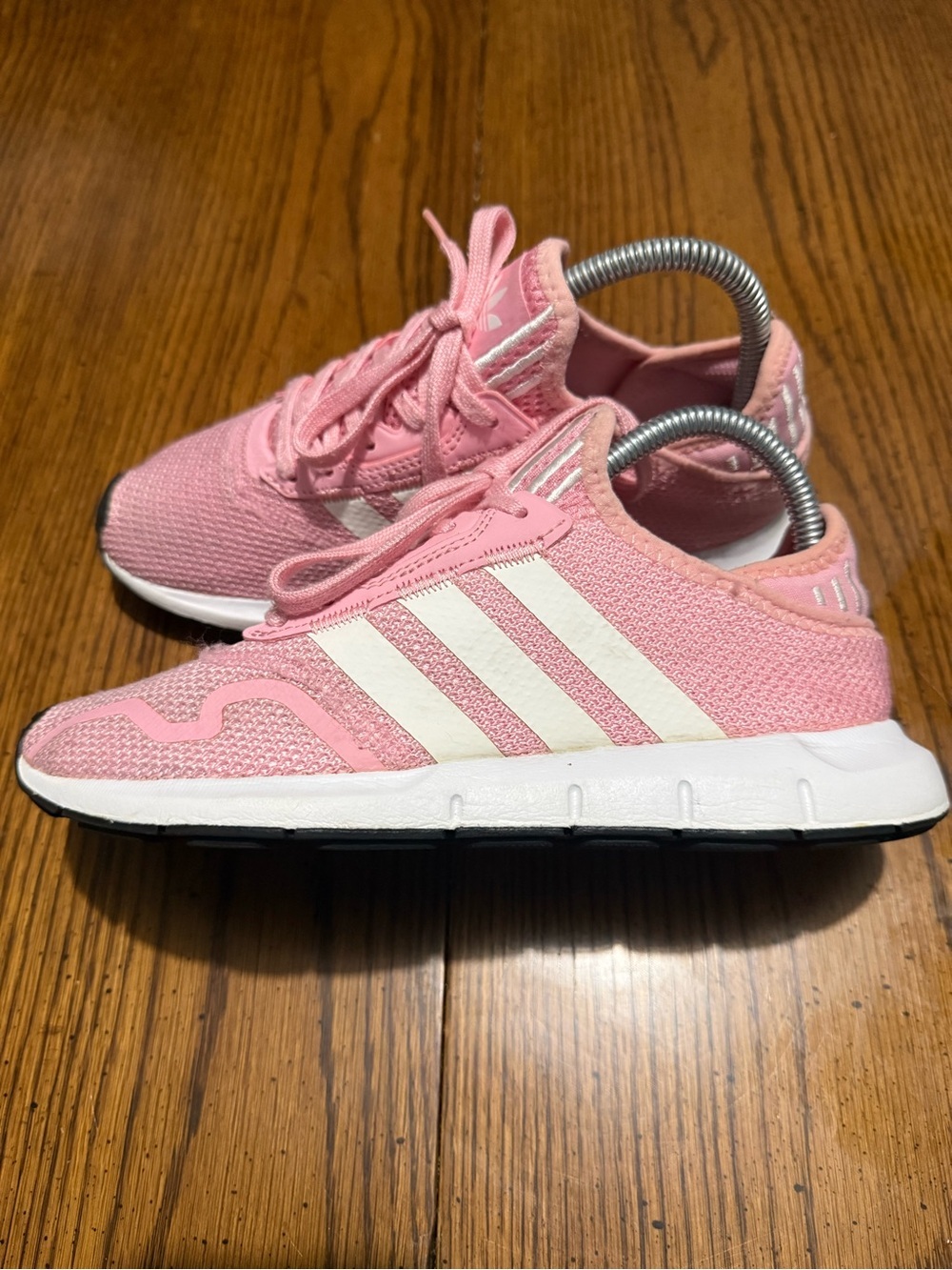 Women’s Adidas Swift Run pink/white Running Sneakers